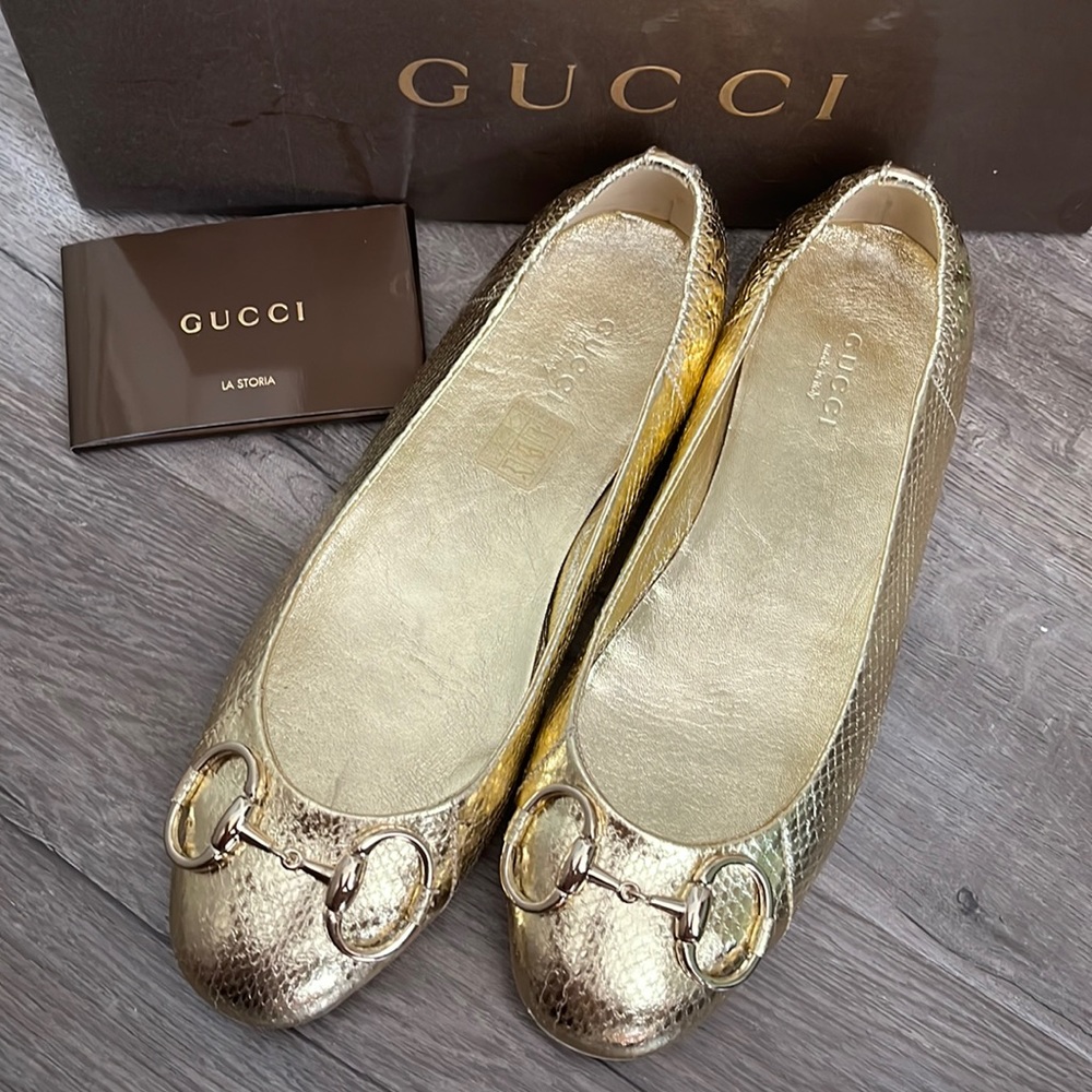Authentic Gucci gold horsebit flats 37 sandals